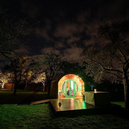 Orchard Farm Luxury Glamping And Campsite Гластонбері Екстер'єр фото